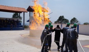 Empresa de Treinamento de Brigadas de Incêndio na Califórnia - Treinamento de Brigada de Combate a Incêndio