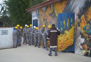 Evacuação de Incêndios no Bairro do Limão - Simulado de Evacuação de Prédio
